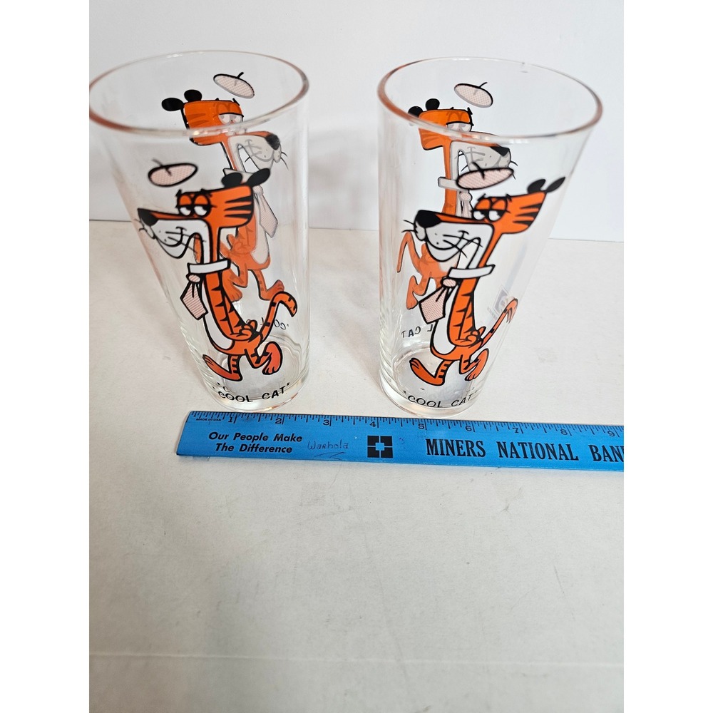 1973 Pepsi Collector Series Cool Cat Looney Tunes Glasses Warner Bros Set of 2